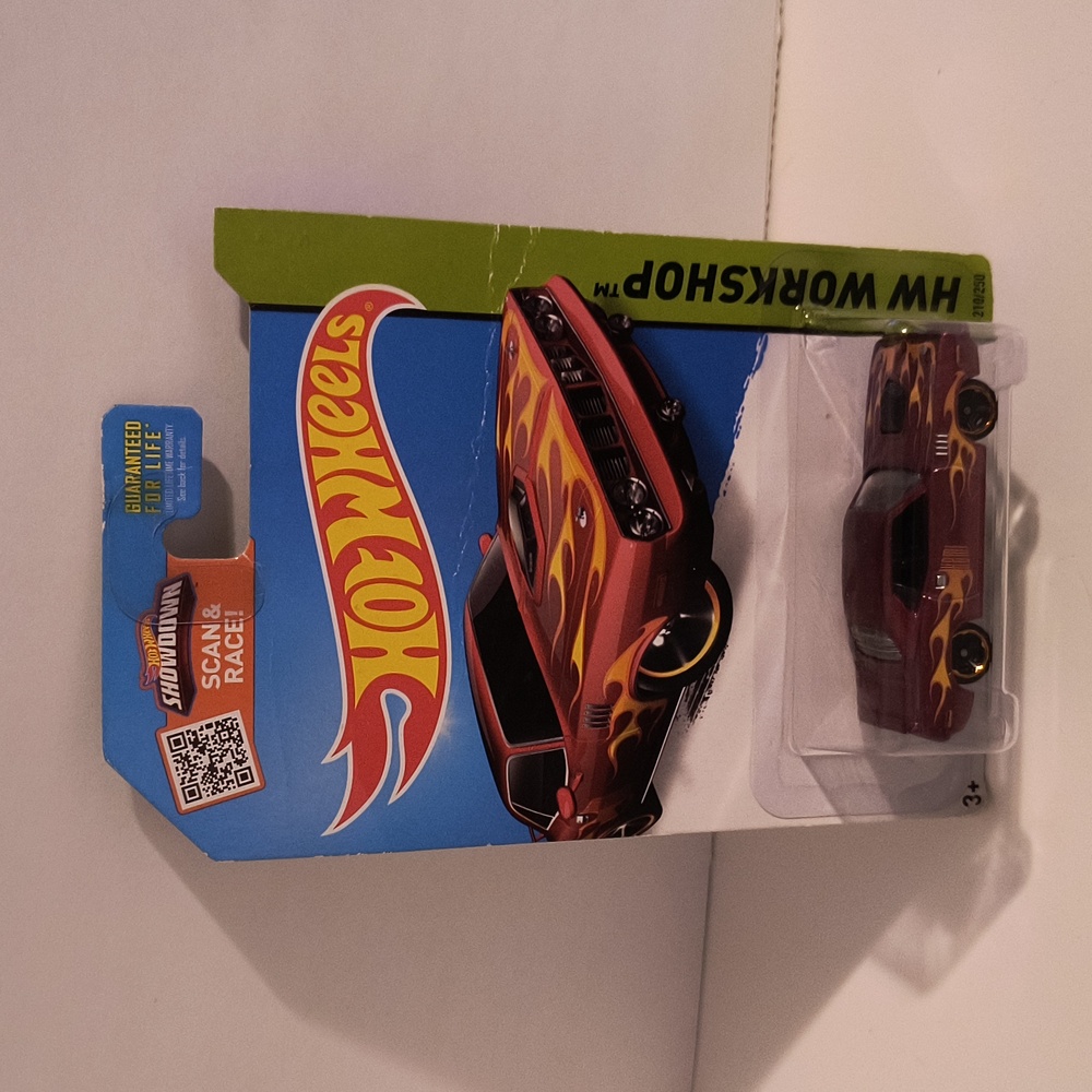 D2  Hot Wheels 71  Hemi Cuda bad card with shipping protector